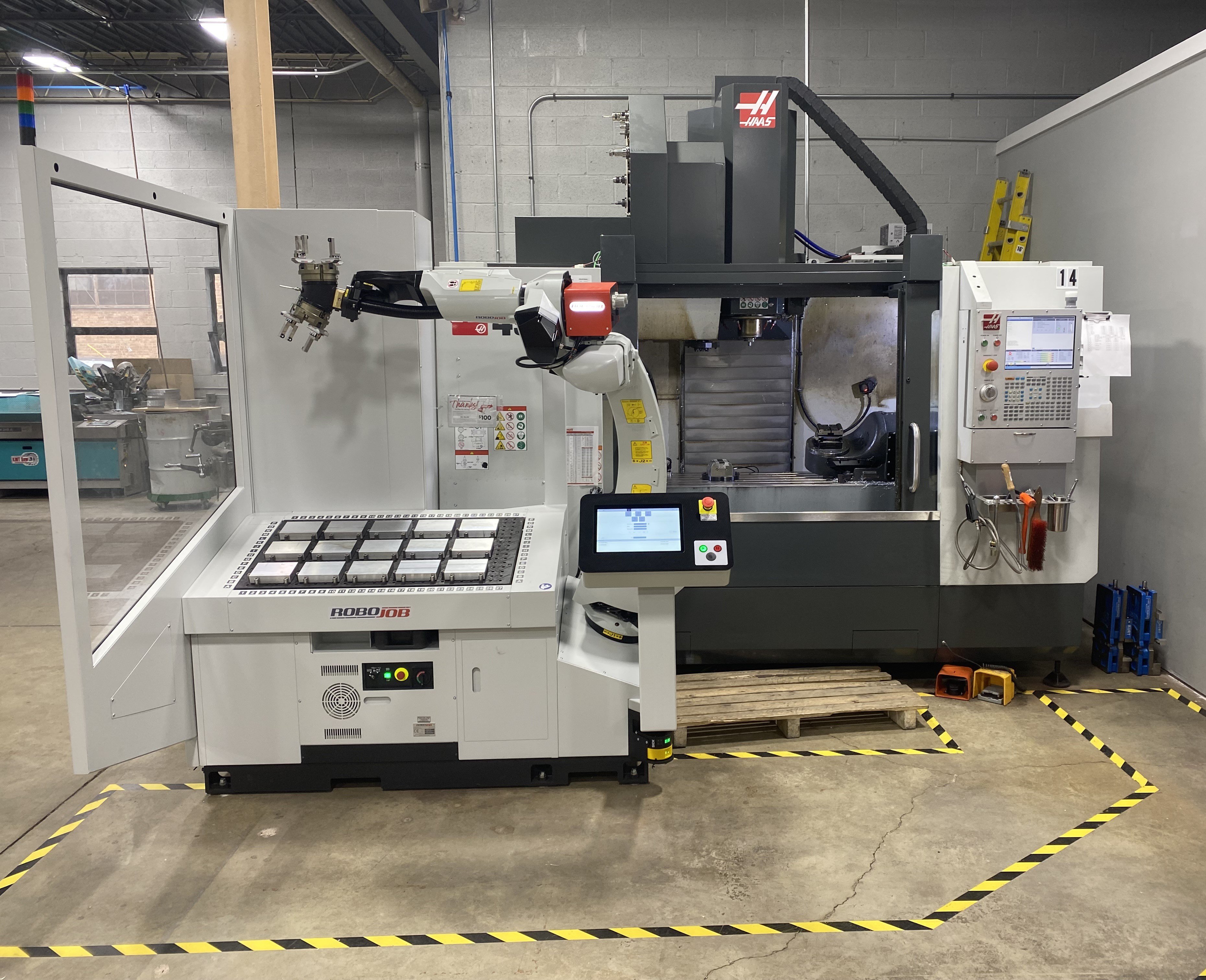 Mill-Assist Essential i + Haas VF-4SS (3)