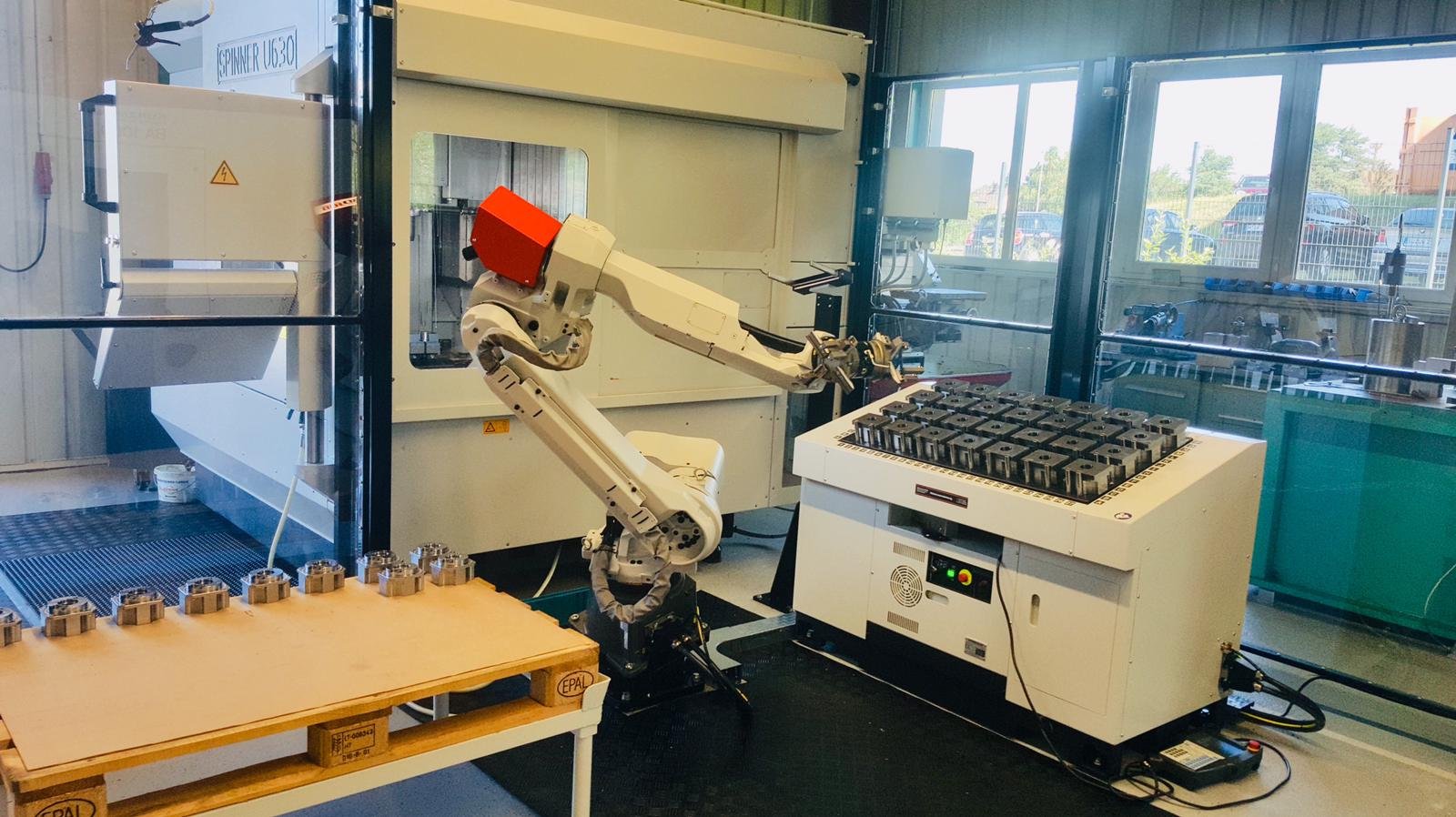 Mill-Assist Essential s + Pallet-Unload + Spinner U630